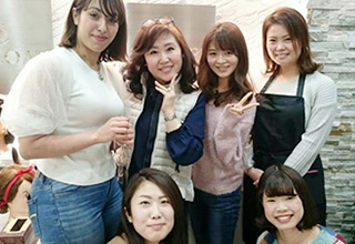 スチューデントネイルサロンでの現場実習