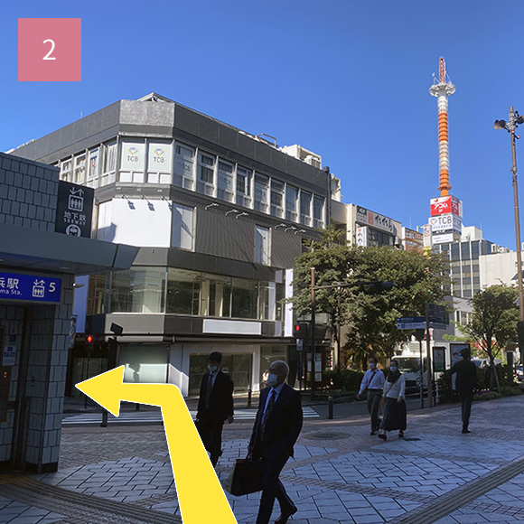 横浜駅みなみ西口横断歩道