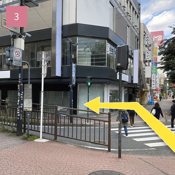 横浜駅みなみ西口横断歩道